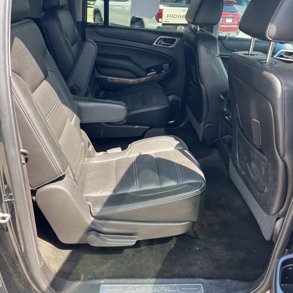 GMC Yukon XL 4WD 4dr Denali 2016