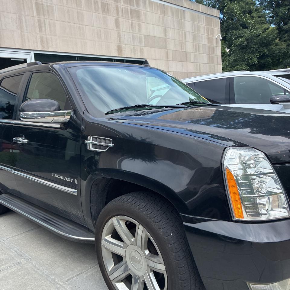 Cadillac Escalade AWD 4dr 2008