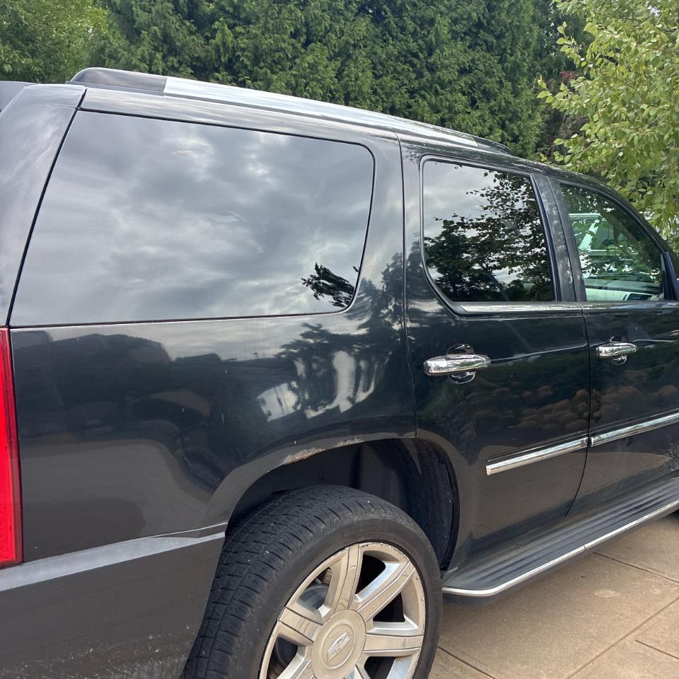 Cadillac Escalade AWD 4dr 2008