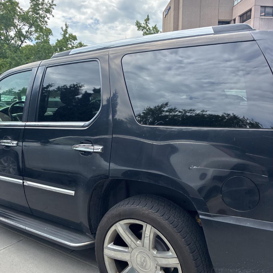 Cadillac Escalade AWD 4dr 2008