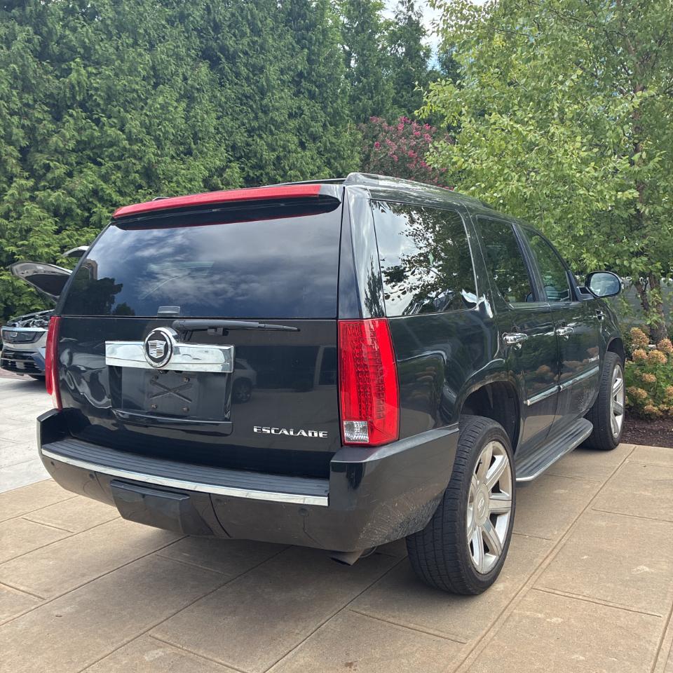 Cadillac Escalade AWD 4dr 2008