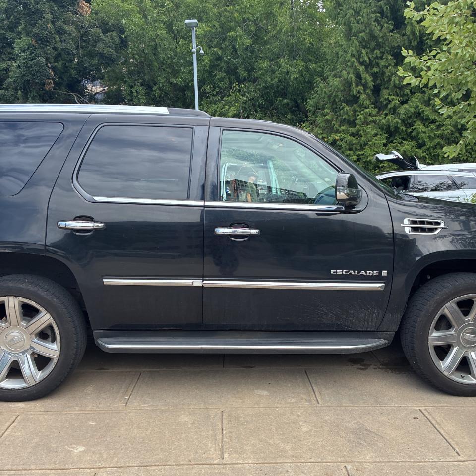 Cadillac Escalade AWD 4dr 2008