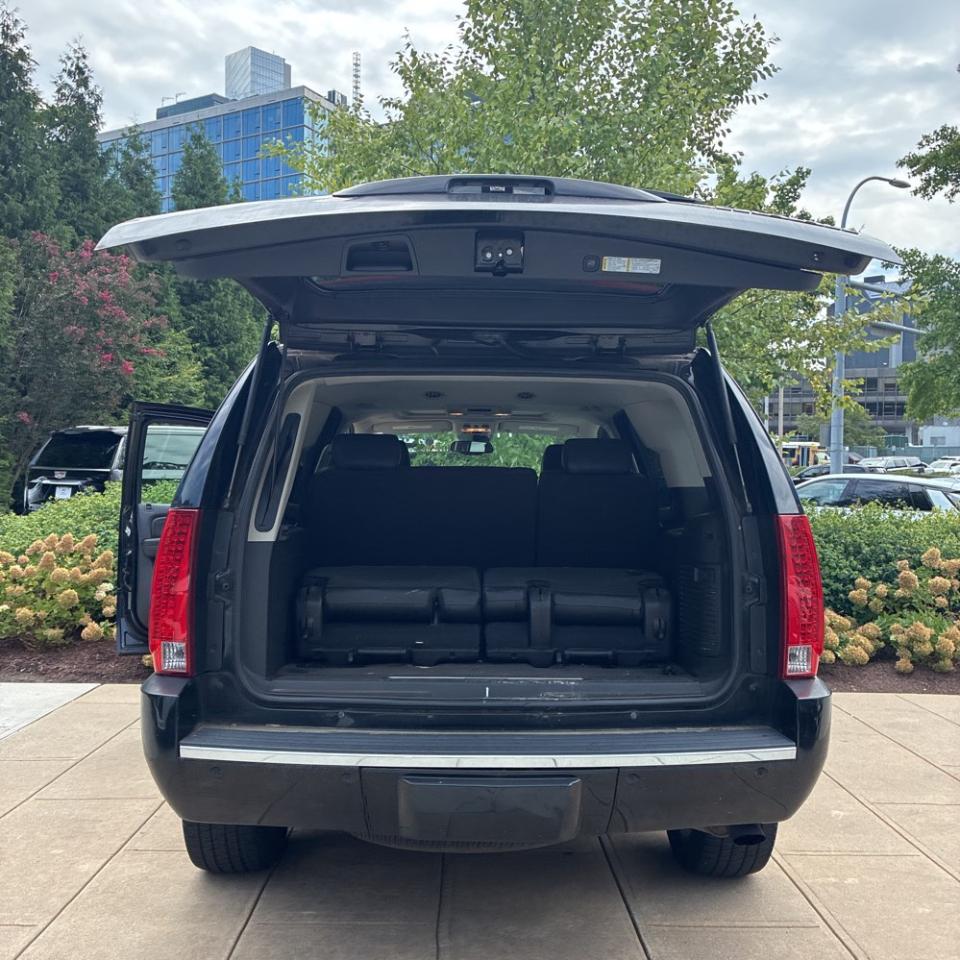 Cadillac Escalade AWD 4dr 2008