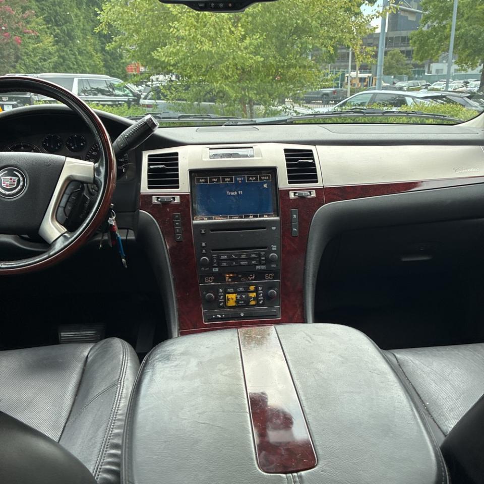 Cadillac Escalade AWD 4dr 2008