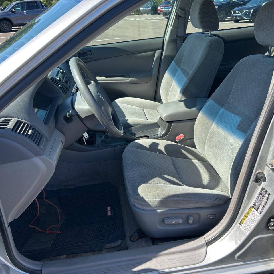 Toyota Camry 4dr Sdn LE Auto 2004