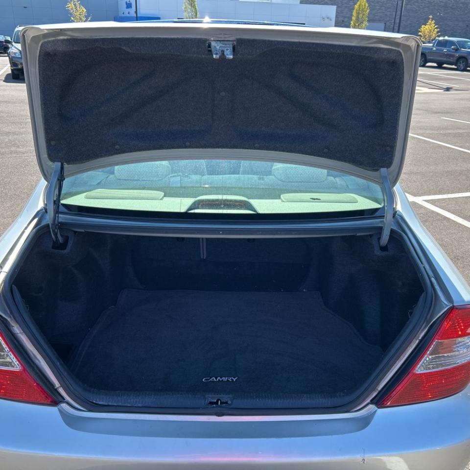 Toyota Camry 4dr Sdn LE Auto 2004