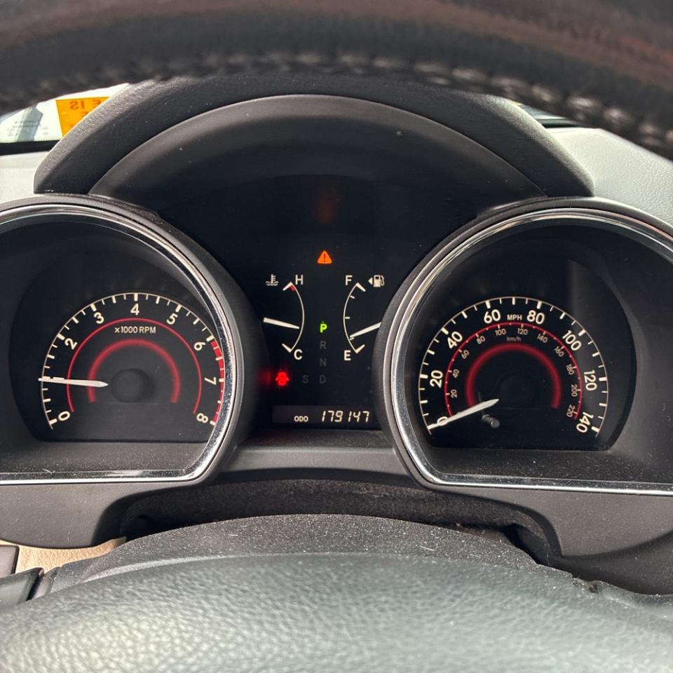 Toyota Highlander FWD 4dr L4 Base (Natl) 2011