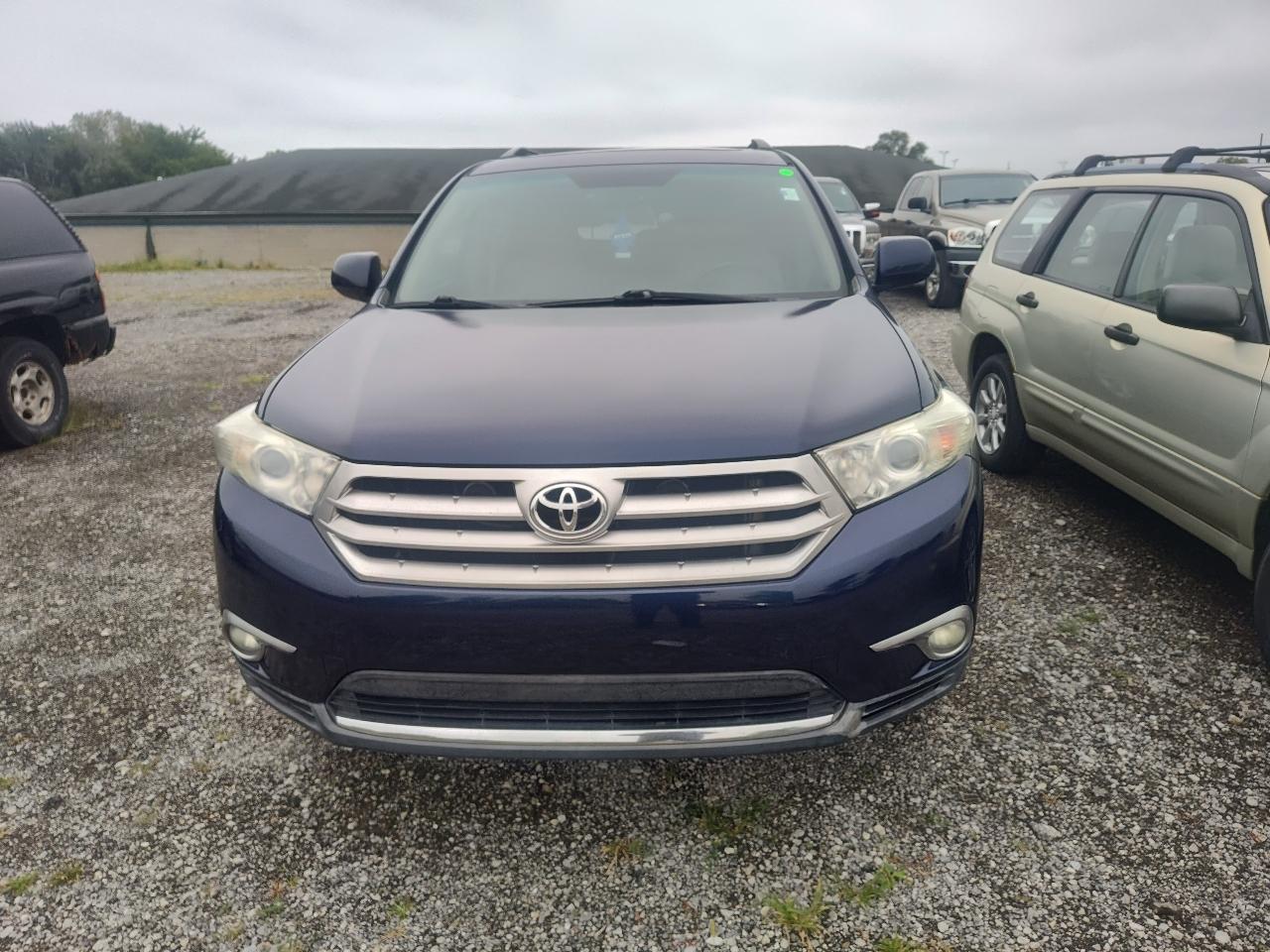 Toyota Highlander FWD 4dr L4 Base (Natl) 2011
