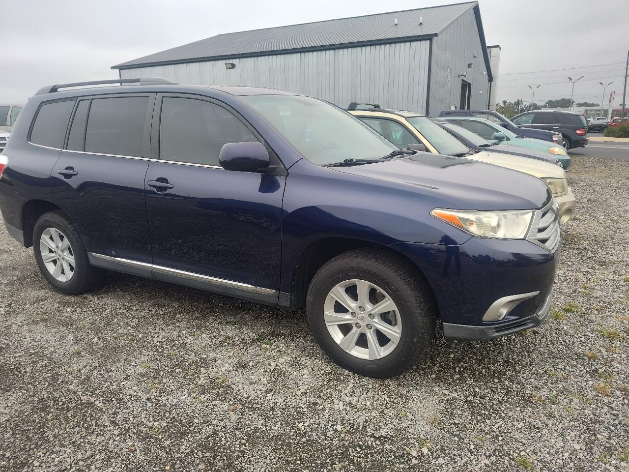 Toyota Highlander FWD 4dr L4 Base (Natl) 2011