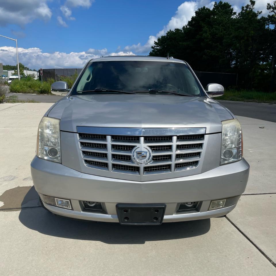 Cadillac Escalade AWD 4dr Luxury 2010