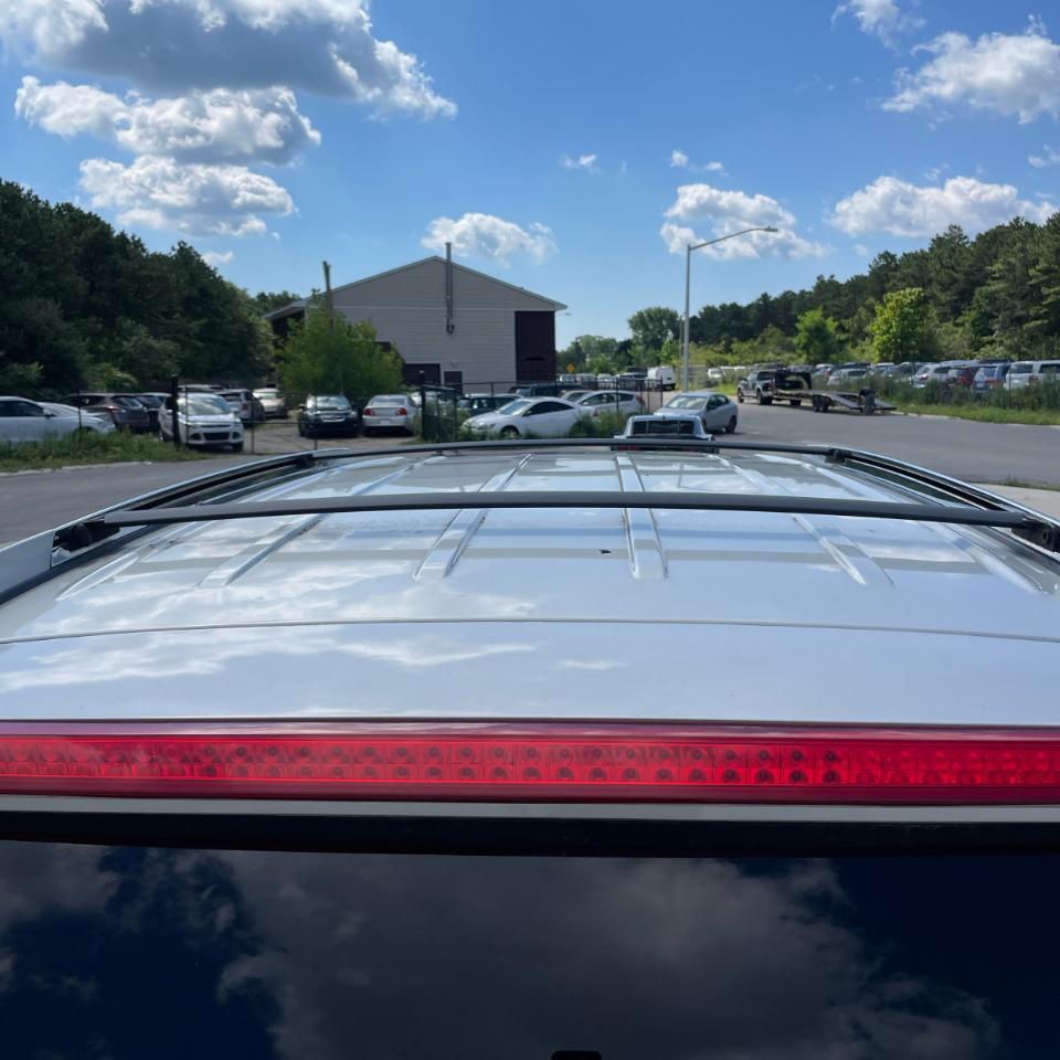 Cadillac Escalade AWD 4dr Luxury 2010