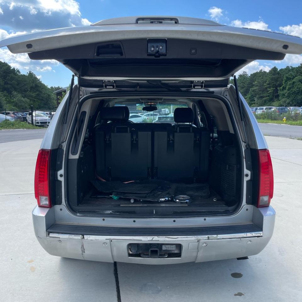 Cadillac Escalade AWD 4dr Luxury 2010