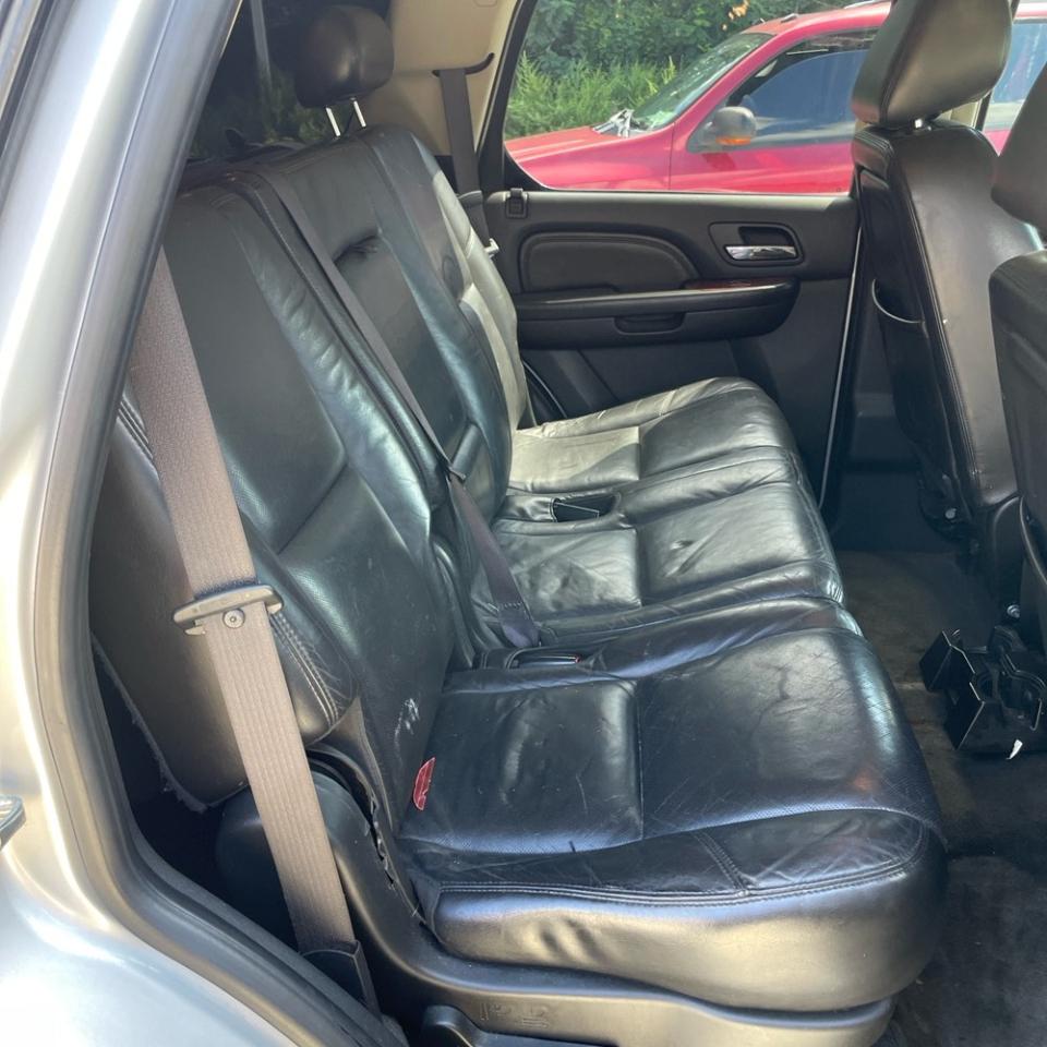 Cadillac Escalade AWD 4dr Luxury 2010