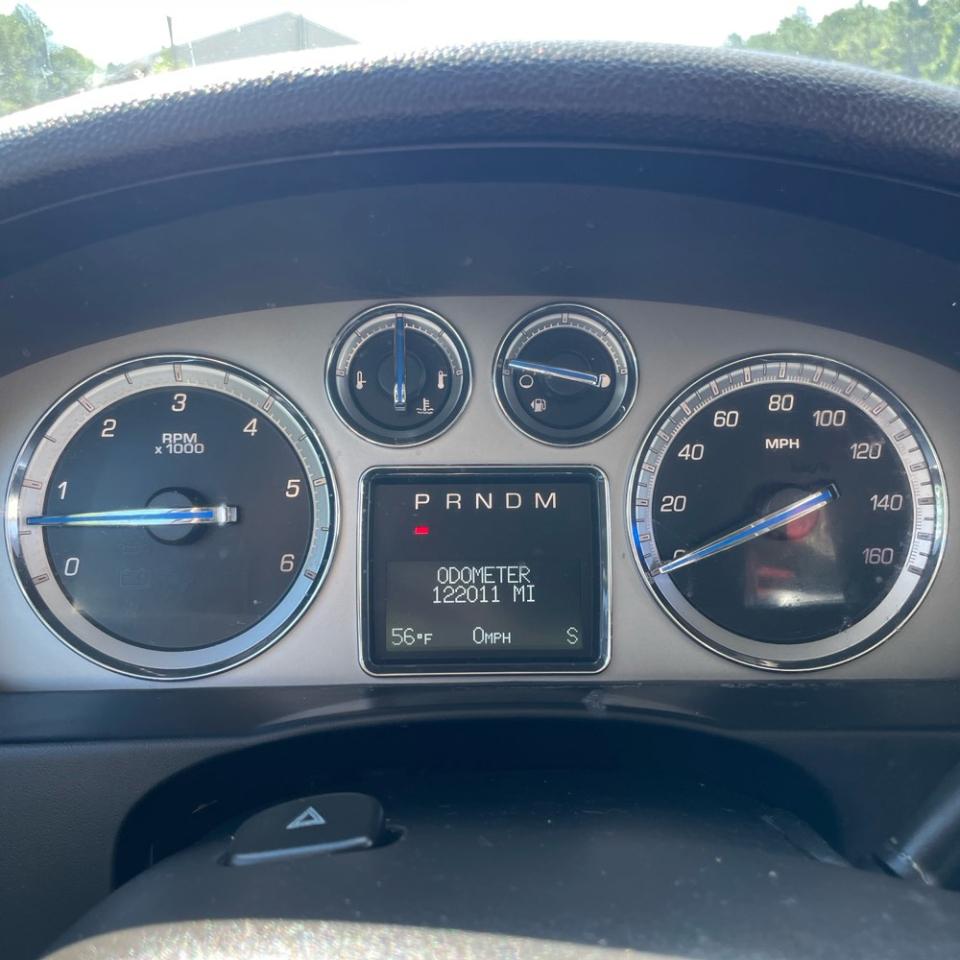 Cadillac Escalade AWD 4dr Luxury 2010