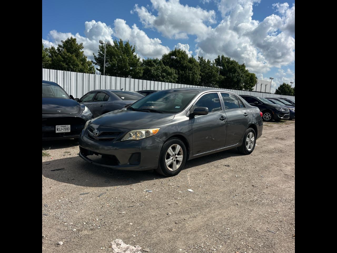 Toyota Corolla 4dr Sdn LE Auto (Natl) 2012