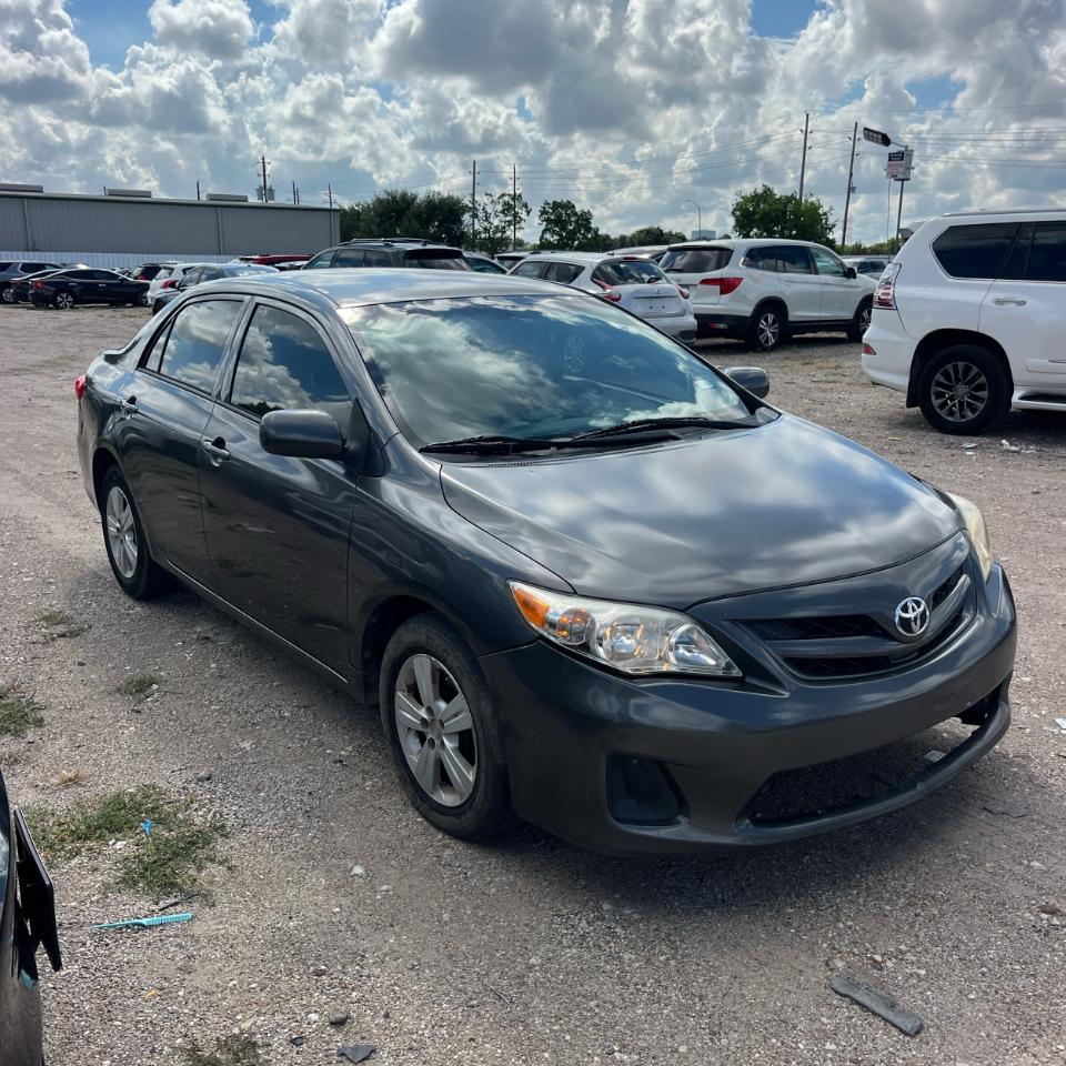 Toyota Corolla 4dr Sdn LE Auto (Natl) 2012