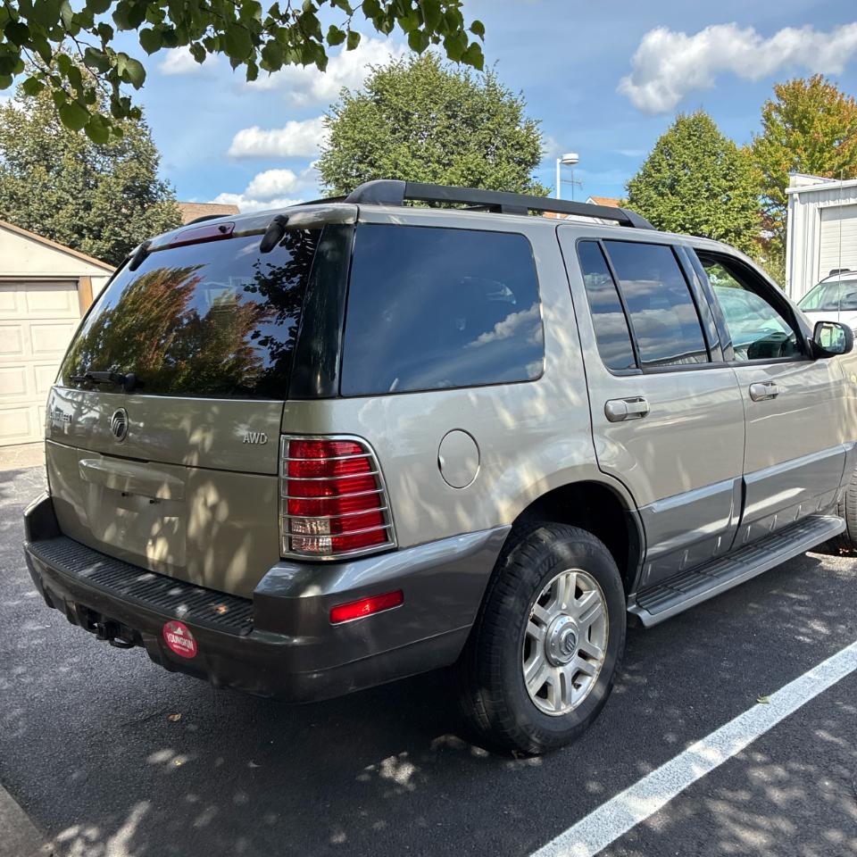 Mercury Mountaineer 4dr 114" WB Convenience AWD 2005