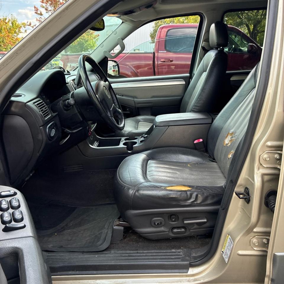 Mercury Mountaineer 4dr 114" WB Convenience AWD 2005