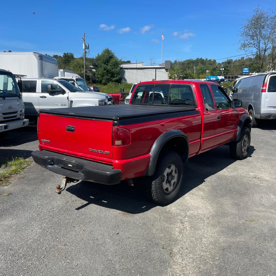 Chevrolet S-10 Ext Cab 123" WB 4WD LS 2003