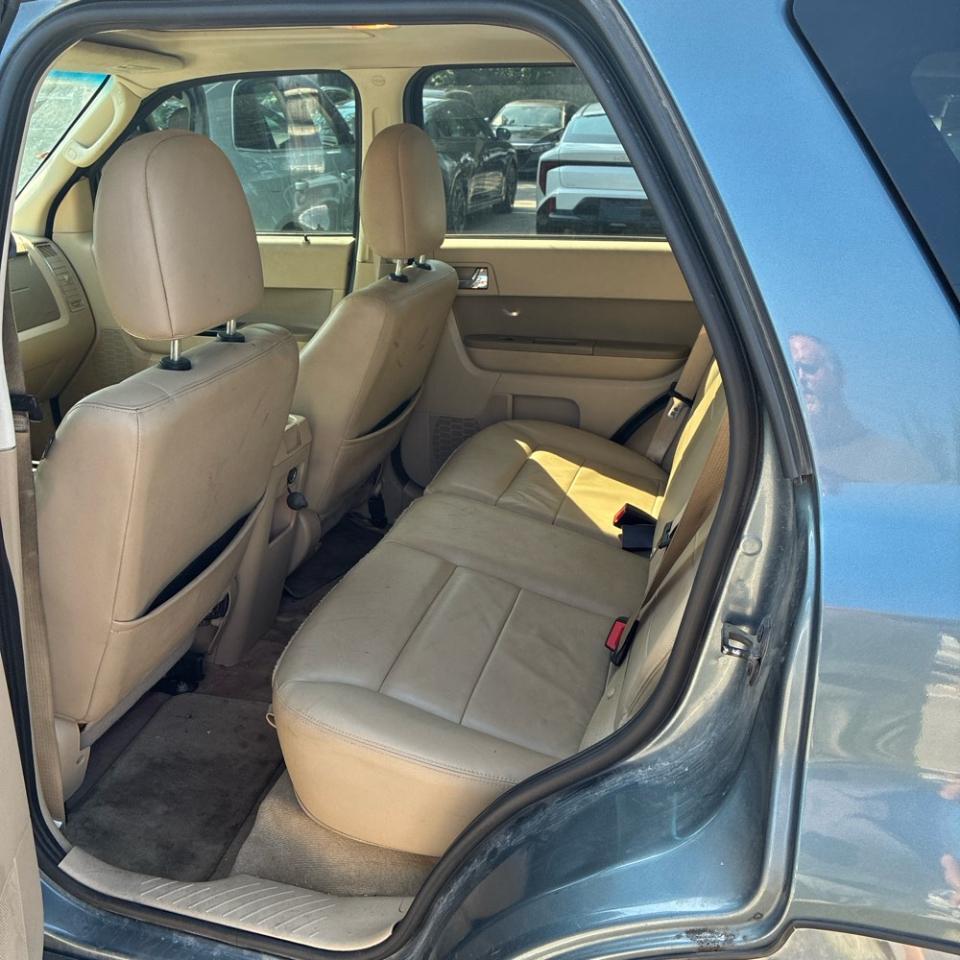 Ford Escape 4WD 4dr Limited 2011