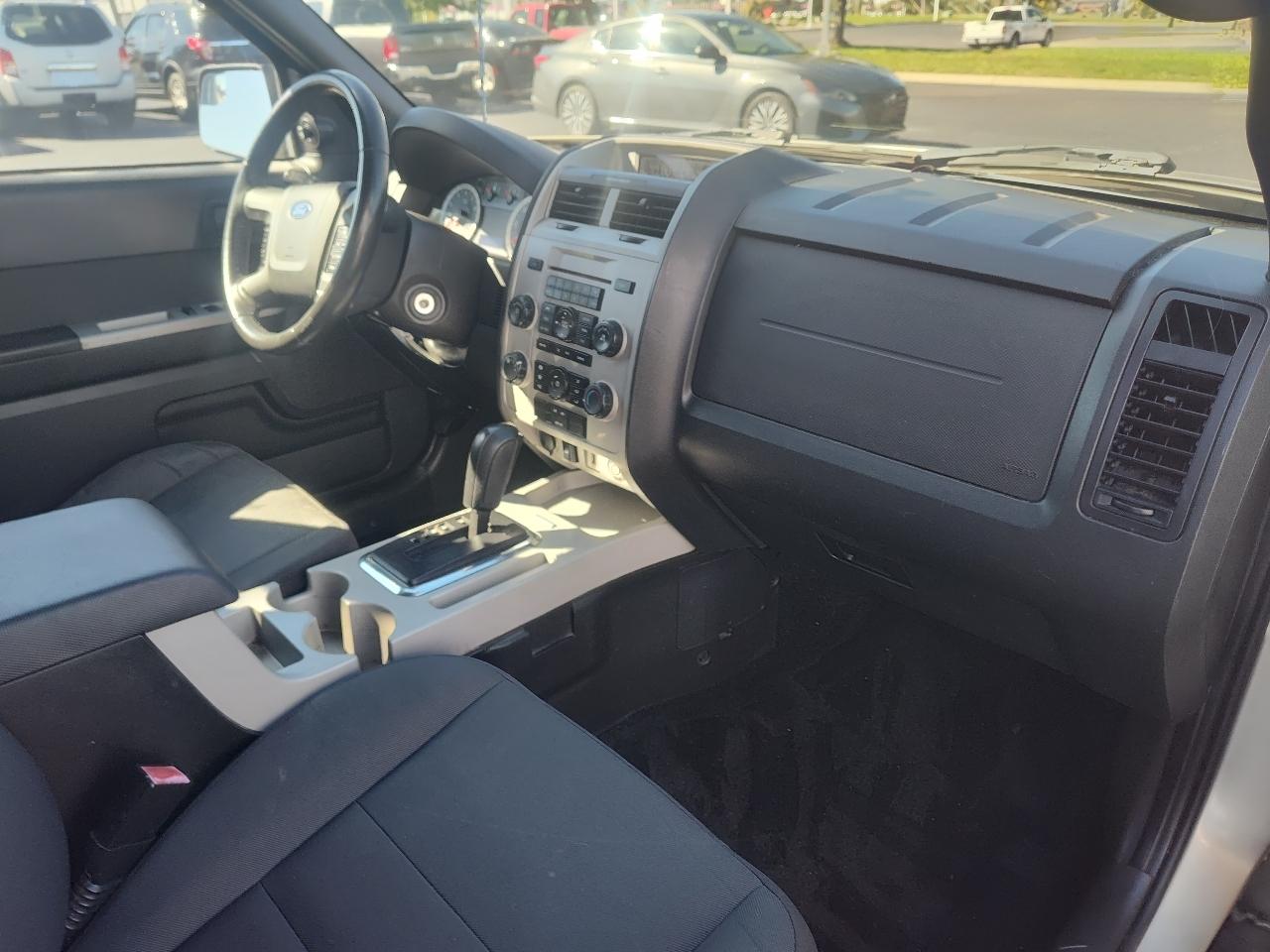 Ford Escape 4WD 4dr XLT 2012