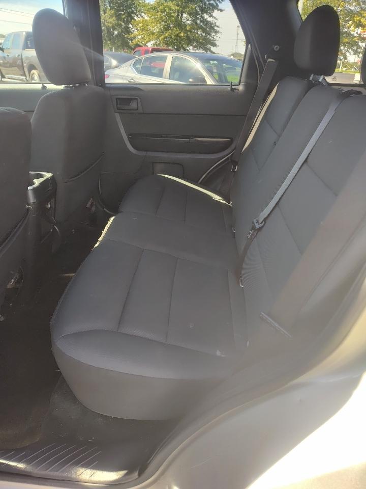 Ford Escape 4WD 4dr XLT 2012
