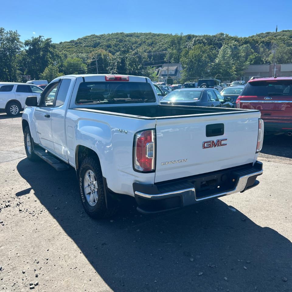 GMC Canyon 4WD Ext Cab 128.3" 2015