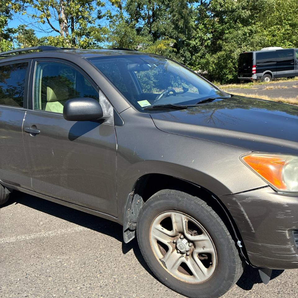 Toyota RAV4 4WD 4dr 4-cyl 4-Spd AT (Natl) 2011