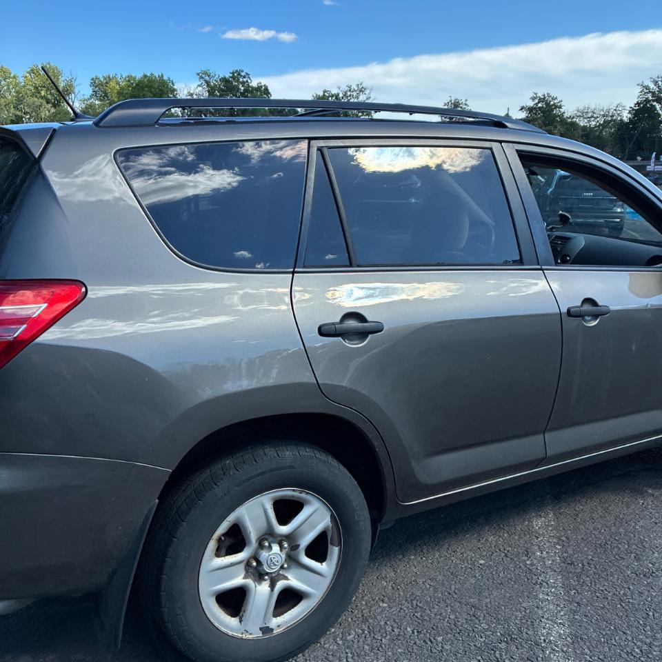 Toyota RAV4 4WD 4dr 4-cyl 4-Spd AT (Natl) 2011