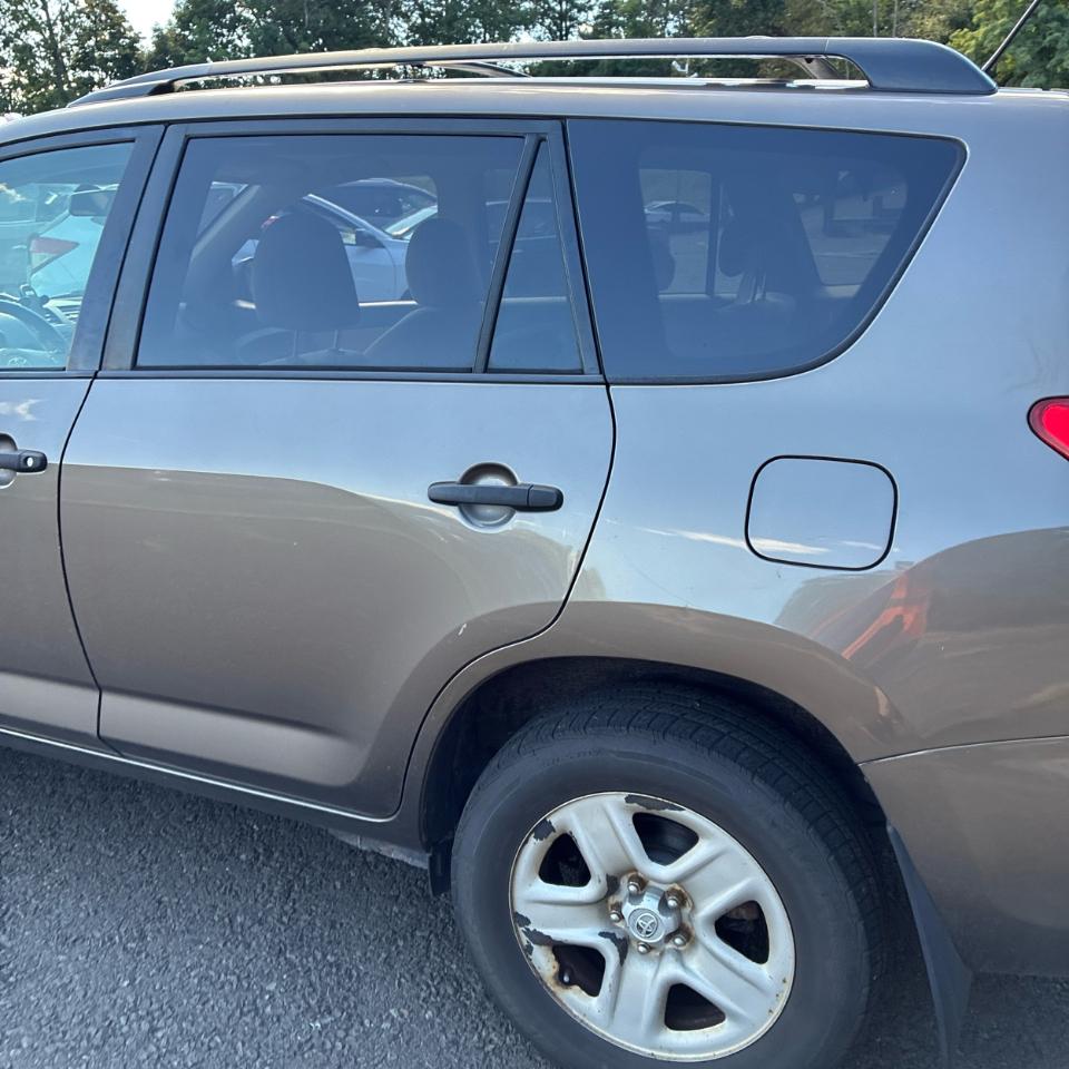 Toyota RAV4 4WD 4dr 4-cyl 4-Spd AT (Natl) 2011