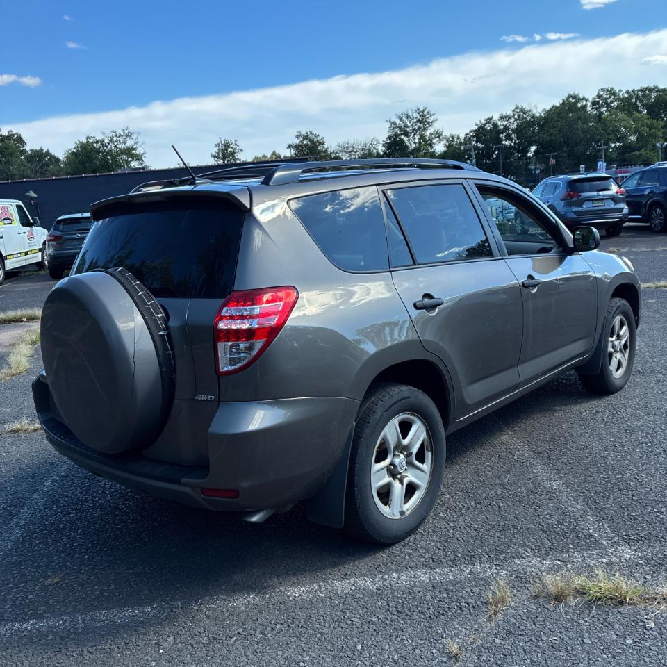 Toyota RAV4 4WD 4dr 4-cyl 4-Spd AT (Natl) 2011