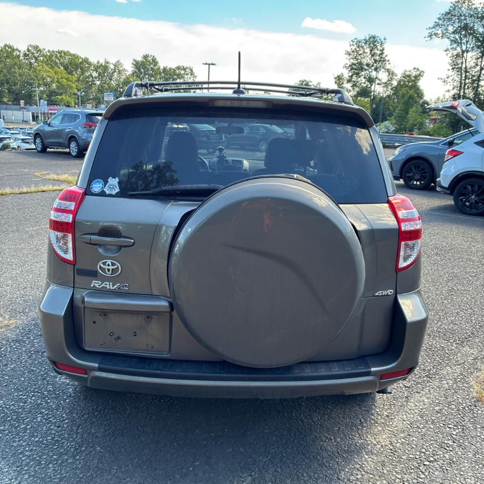 Toyota RAV4 4WD 4dr 4-cyl 4-Spd AT (Natl) 2011