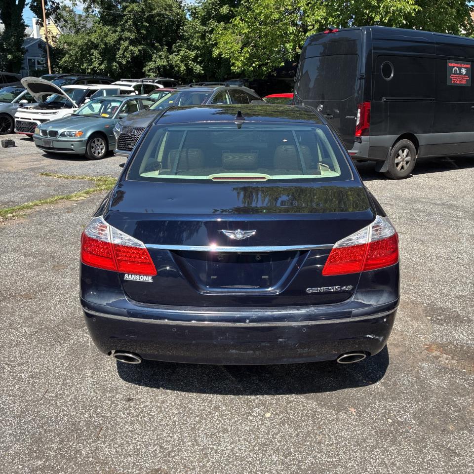 Hyundai Genesis 4dr Sdn 4.6L V8 2009