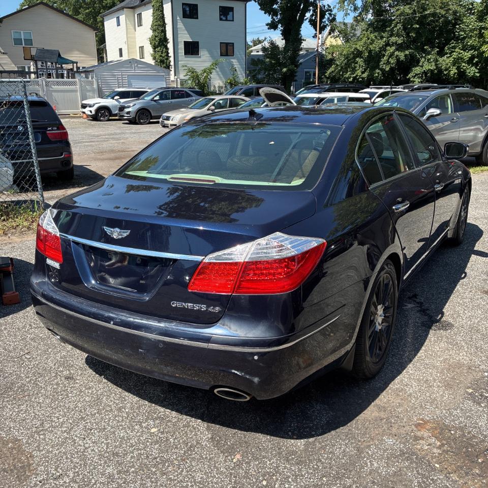 Hyundai Genesis 4dr Sdn 4.6L V8 2009