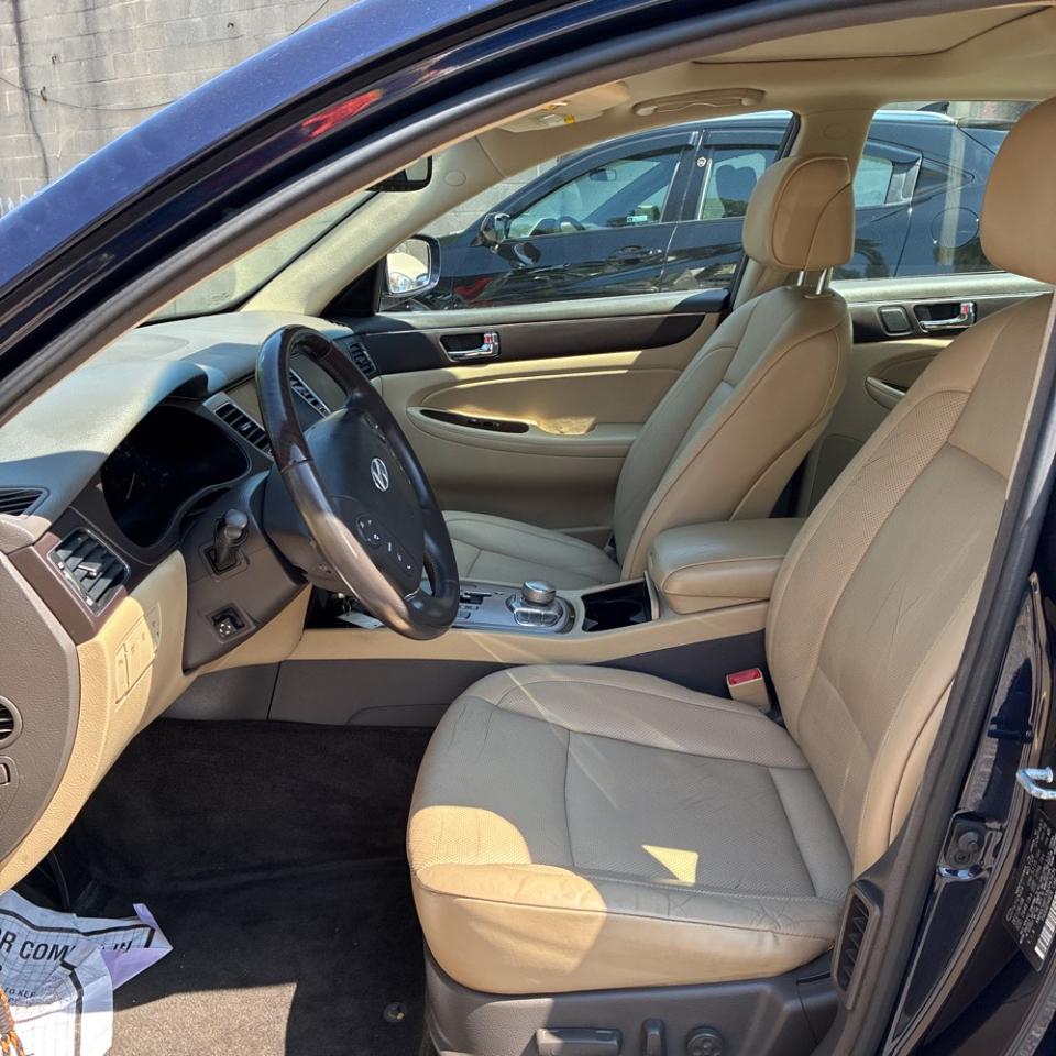 Hyundai Genesis 4dr Sdn 4.6L V8 2009