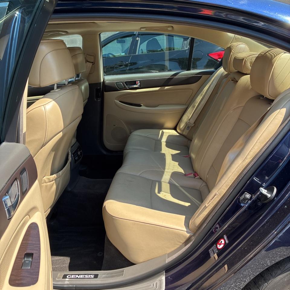 Hyundai Genesis 4dr Sdn 4.6L V8 2009