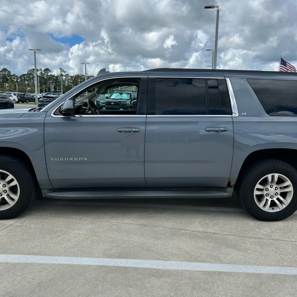 Chevrolet Suburban 4WD 4dr 1500 LT 2016