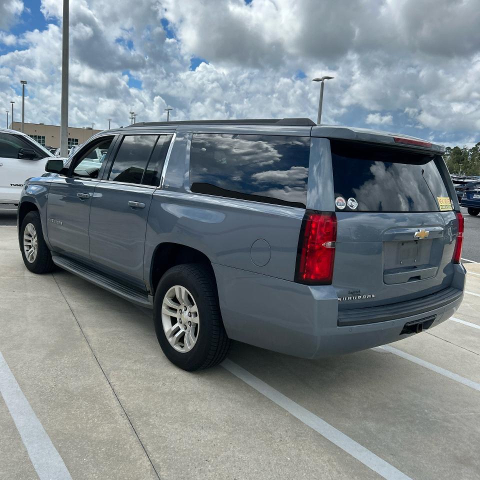 Chevrolet Suburban 4WD 4dr 1500 LT 2016