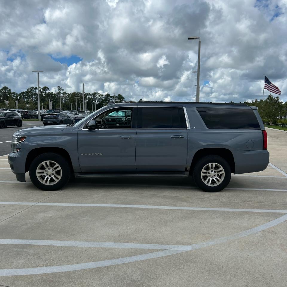Chevrolet Suburban 4WD 4dr 1500 LT 2016