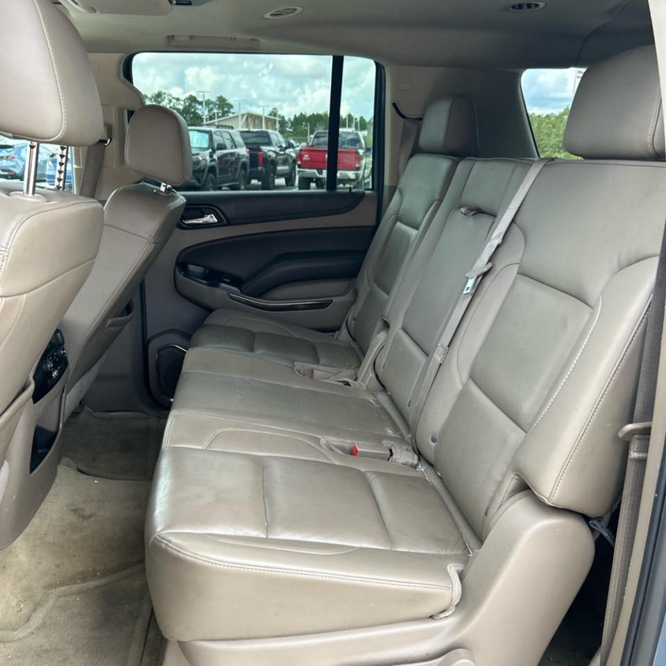 Chevrolet Suburban 4WD 4dr 1500 LT 2016