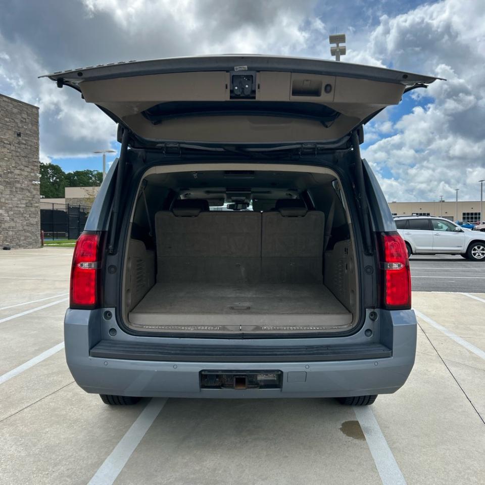 Chevrolet Suburban 4WD 4dr 1500 LT 2016