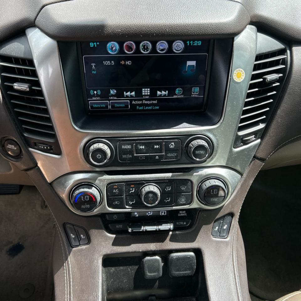Chevrolet Suburban 4WD 4dr 1500 LT 2016