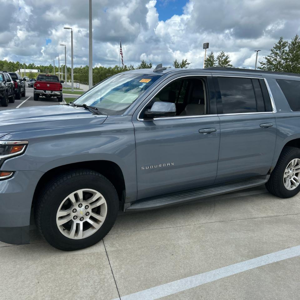 Chevrolet Suburban 4WD 4dr 1500 LT 2016