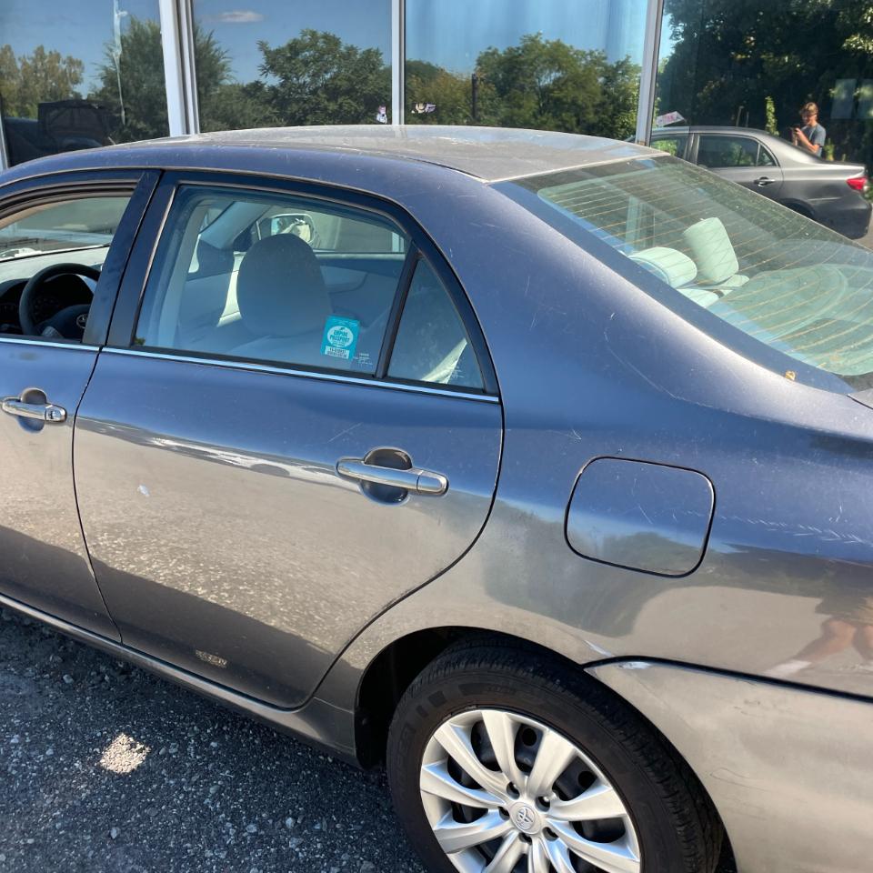 Toyota Corolla 4dr Sdn LE Auto (Natl) 2013