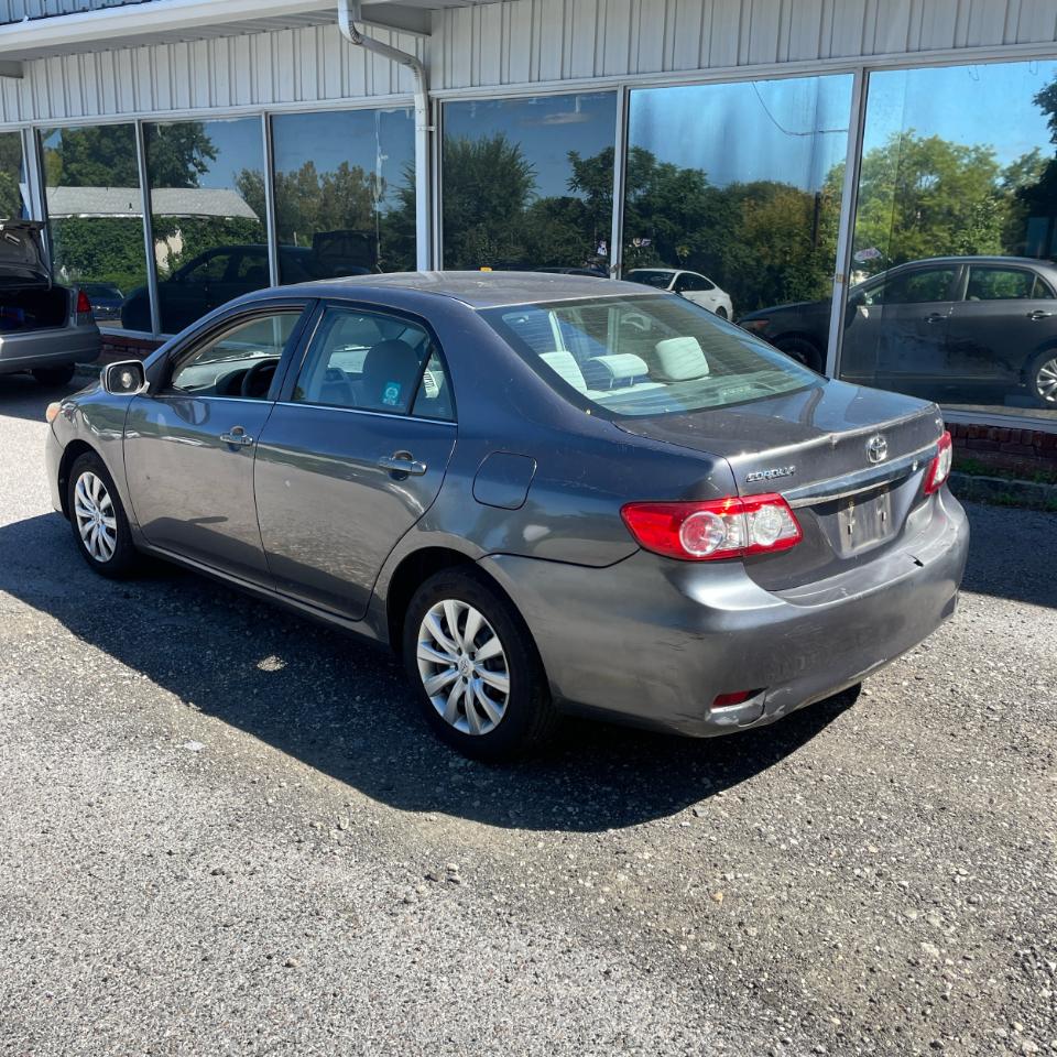Toyota Corolla 4dr Sdn LE Auto (Natl) 2013