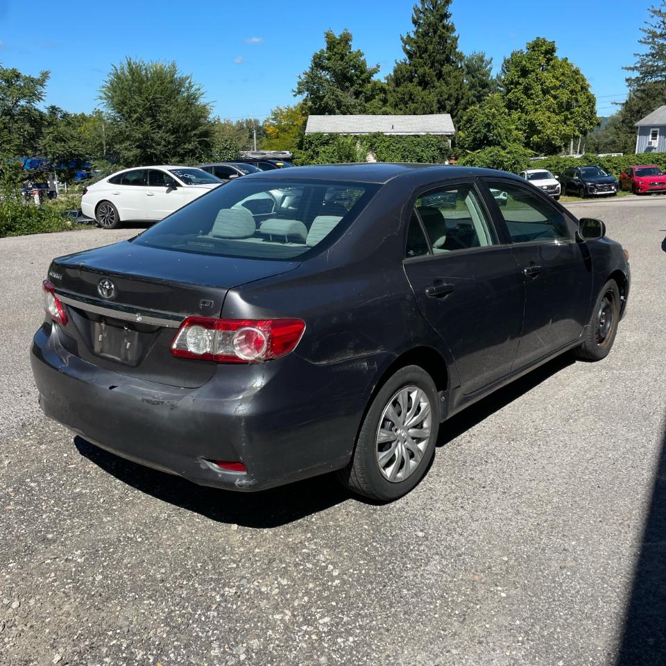 Toyota Corolla 4dr Sdn LE Auto (Natl) 2013