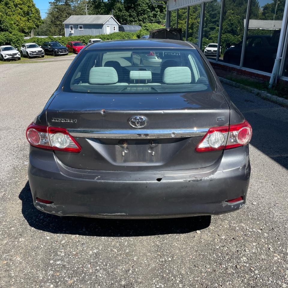 Toyota Corolla 4dr Sdn LE Auto (Natl) 2013