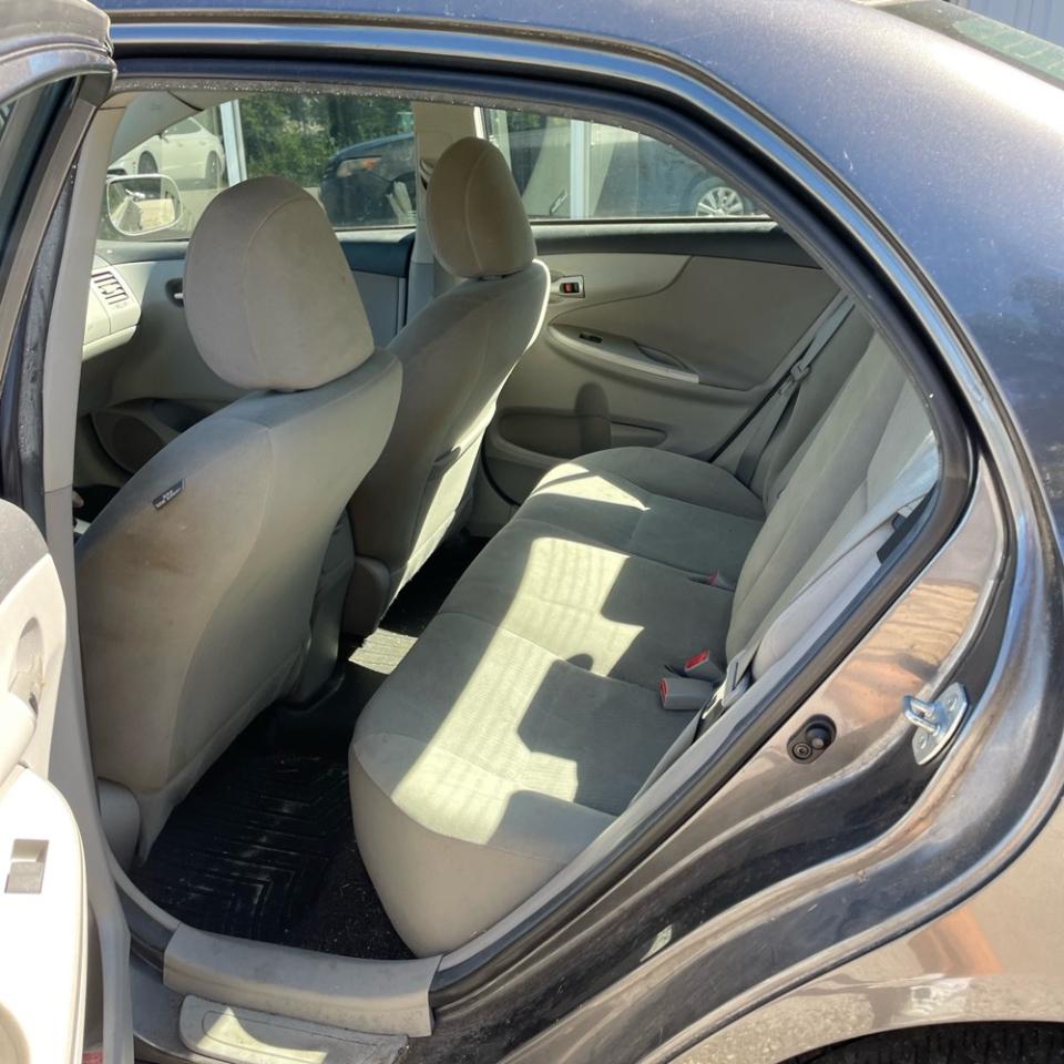 Toyota Corolla 4dr Sdn LE Auto (Natl) 2013