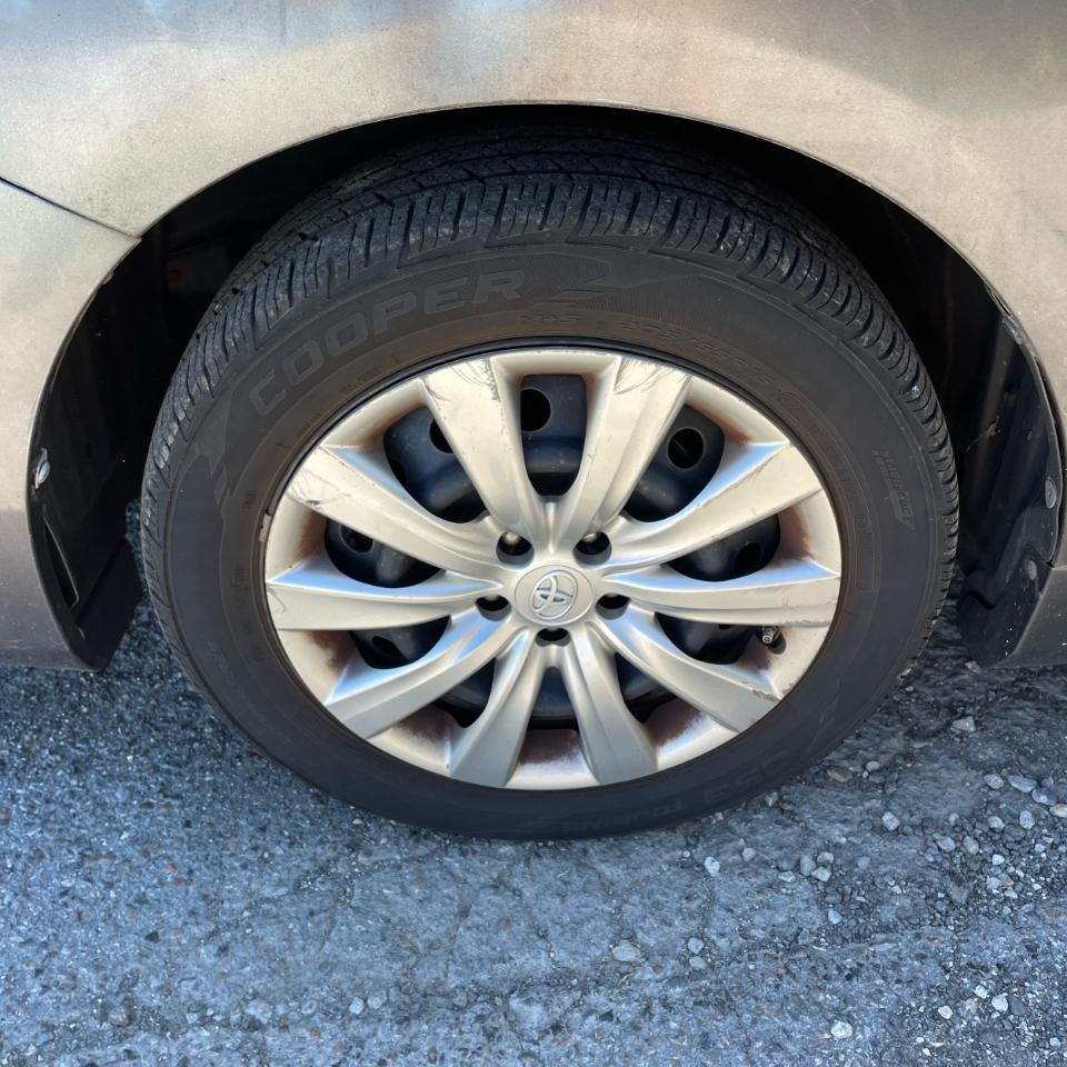 Toyota Corolla 4dr Sdn LE Auto (Natl) 2013