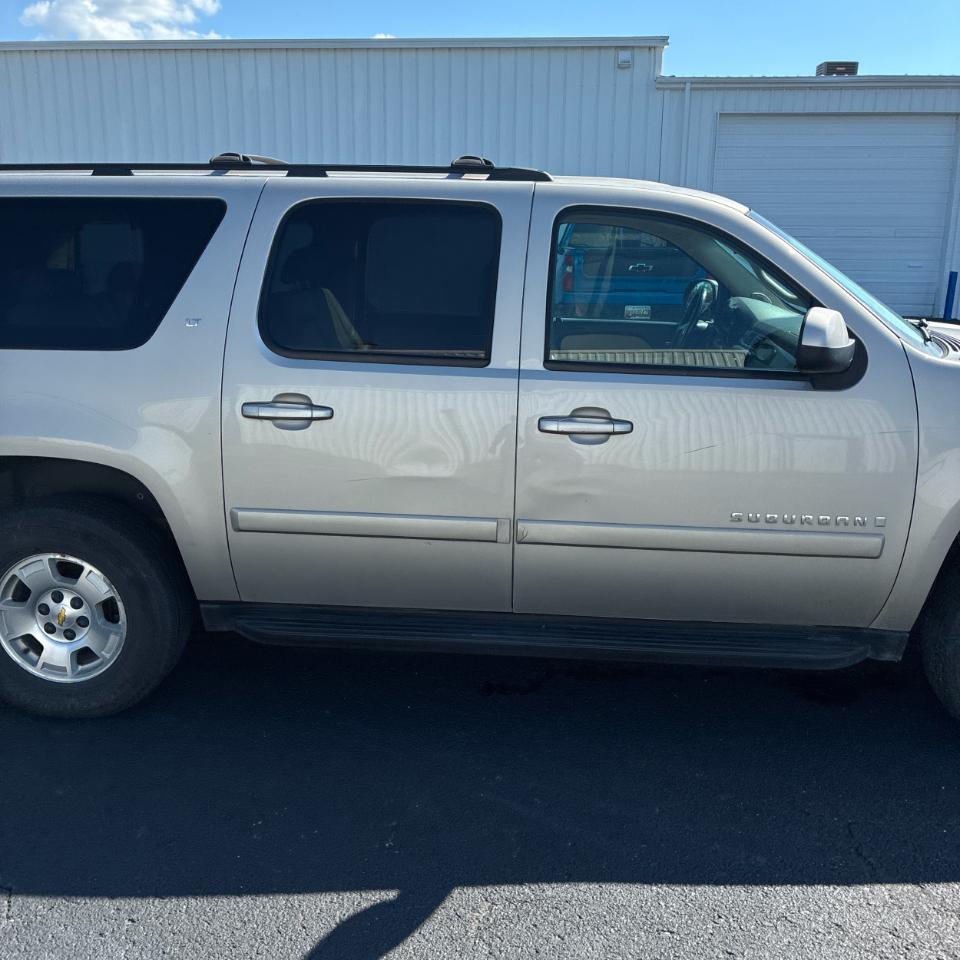 Chevrolet Suburban 4WD 4dr 1500 LT w/2LT 2008